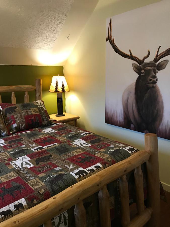 Holiday Lodge Bed And Breakfast Banff Eksteriør billede